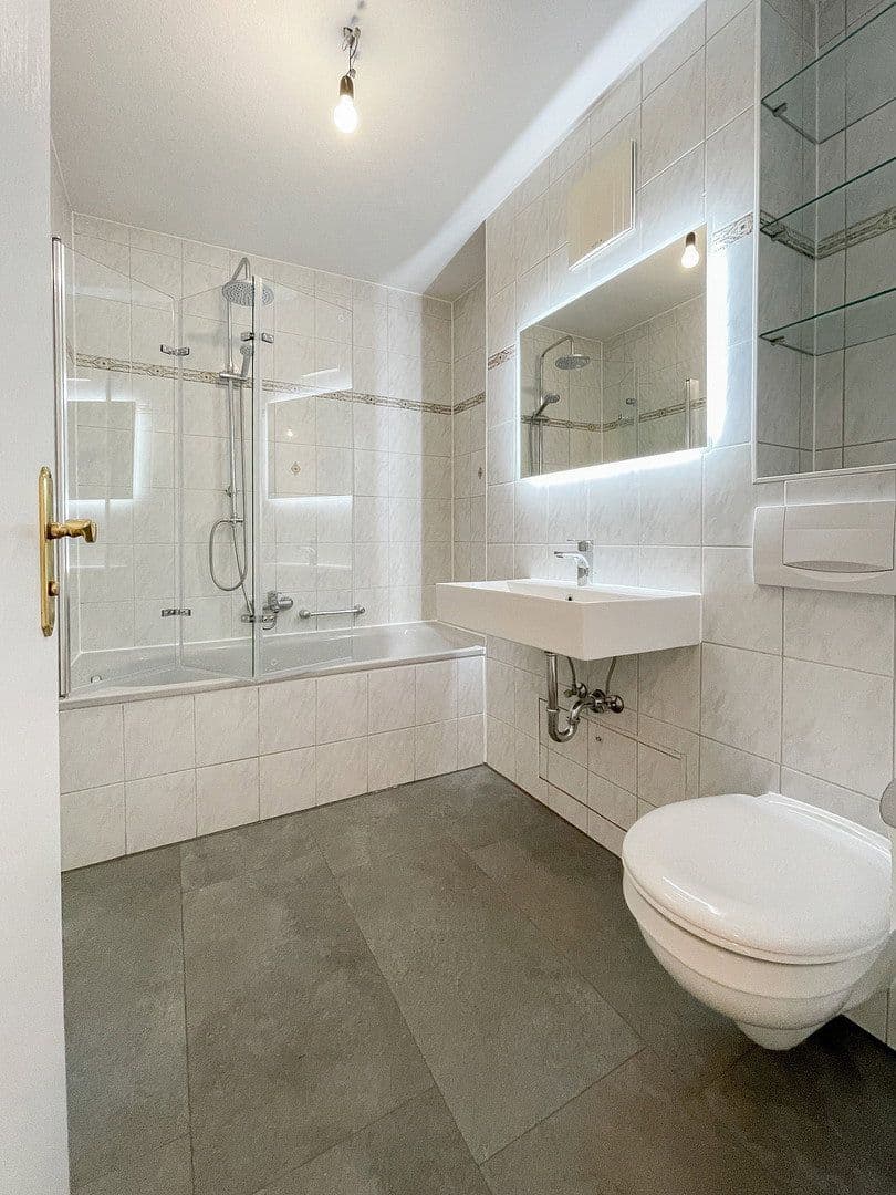 Pronájem bytu 2+1 59 m², Pasinger Str. 28, Planegg, Bavorsko Pronájem bytu 2+1 59 m², Pasinger Str. 28, Planegg, Bavorsko