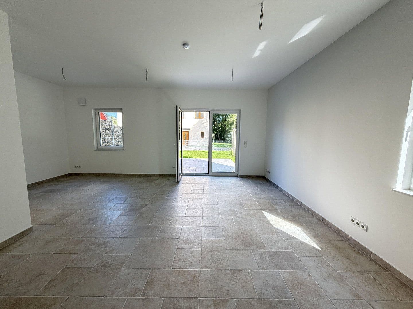 Prodej domu 143 m², pozemek 350 m², Seepromenade 40c, Falkensee, Braniborsko Prodej domu 143 m², pozemek 350 m², Seepromenade 40c, Falkensee, Braniborsko