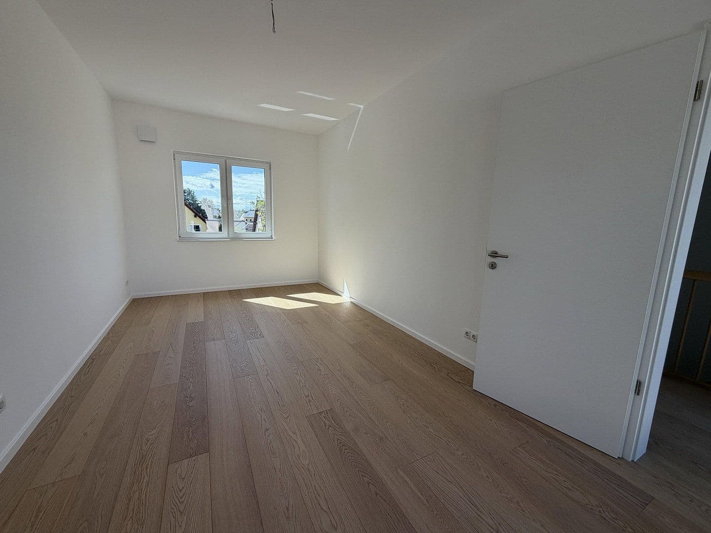 Prodej domu 143 m², pozemek 350 m², Seepromenade 40c, Falkensee, Braniborsko Prodej domu 143 m², pozemek 350 m², Seepromenade 40c, Falkensee, Braniborsko