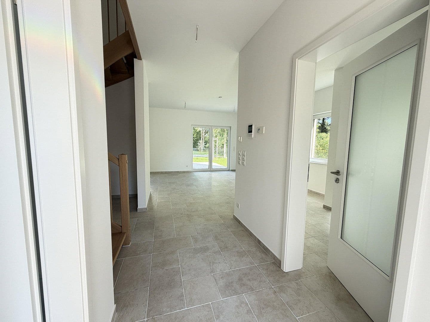 Prodej domu 143 m², pozemek 350 m², Seepromenade 40c, Falkensee, Braniborsko Prodej domu 143 m², pozemek 350 m², Seepromenade 40c, Falkensee, Braniborsko