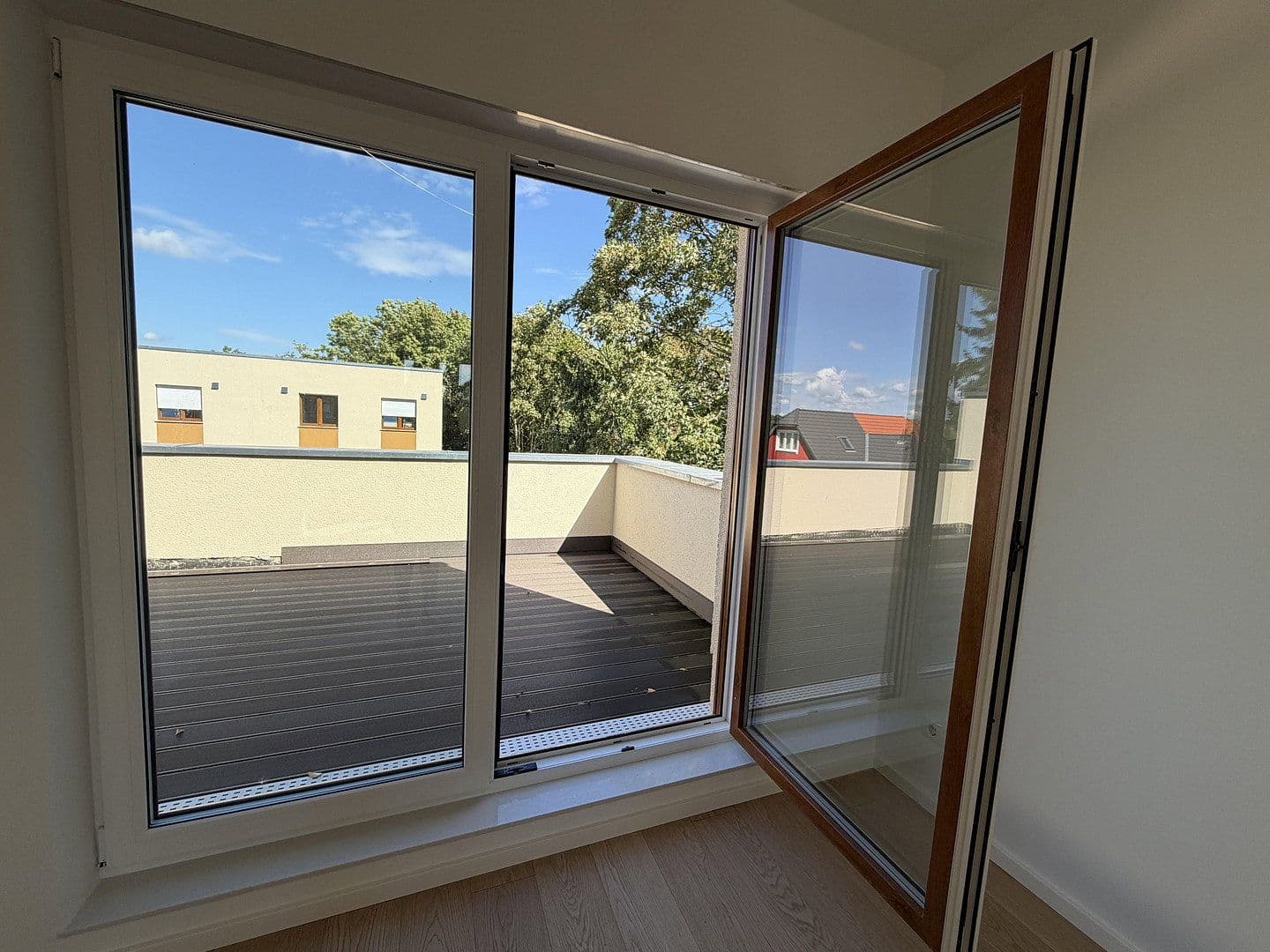 Prodej domu 143 m², pozemek 350 m², Seepromenade 40c, Falkensee, Braniborsko Prodej domu 143 m², pozemek 350 m², Seepromenade 40c, Falkensee, Braniborsko