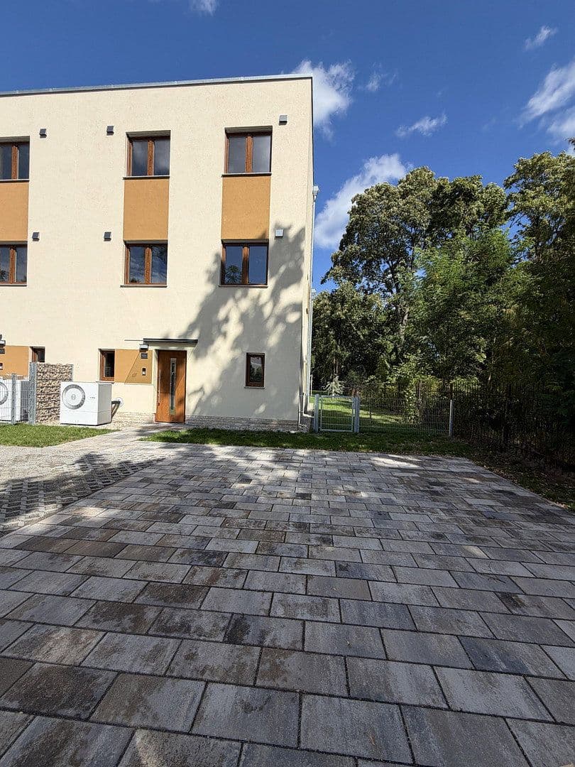 Prodej domu 143 m², pozemek 350 m², Seepromenade 40c, Falkensee, Braniborsko Prodej domu 143 m², pozemek 350 m², Seepromenade 40c, Falkensee, Braniborsko