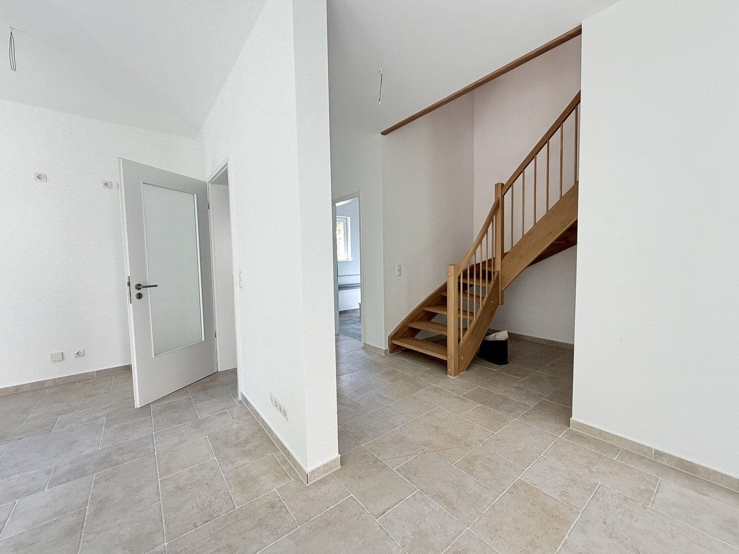 Prodej domu 143 m², pozemek 350 m², Seepromenade 40c, Falkensee, Braniborsko Prodej domu 143 m², pozemek 350 m², Seepromenade 40c, Falkensee, Braniborsko