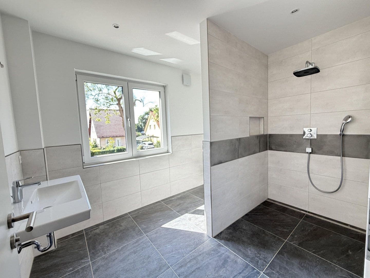 Prodej domu 143 m², pozemek 350 m², Seepromenade 40c, Falkensee, Braniborsko Prodej domu 143 m², pozemek 350 m², Seepromenade 40c, Falkensee, Braniborsko