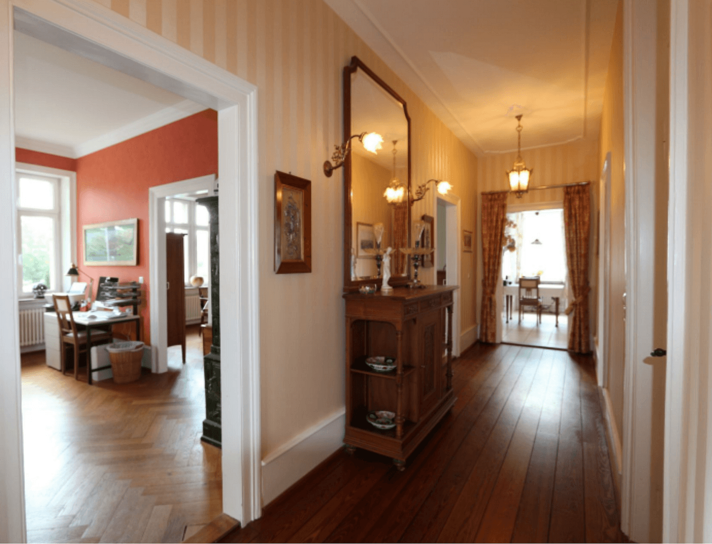 Prodej domu 350 m², pozemek 1.326 m², Schopfheim, Bádensko-Württembersko Prodej domu 350 m², pozemek 1.326 m², Schopfheim, Bádensko-Württembersko