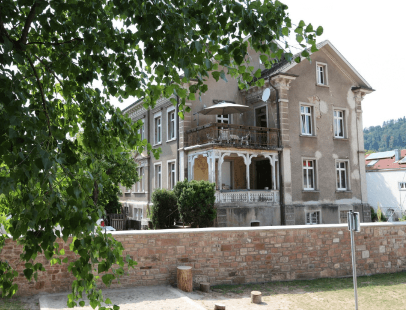 Prodej domu 350 m², pozemek 1.326 m², Schopfheim, Bádensko-Württembersko Prodej domu 350 m², pozemek 1.326 m², Schopfheim, Bádensko-Württembersko