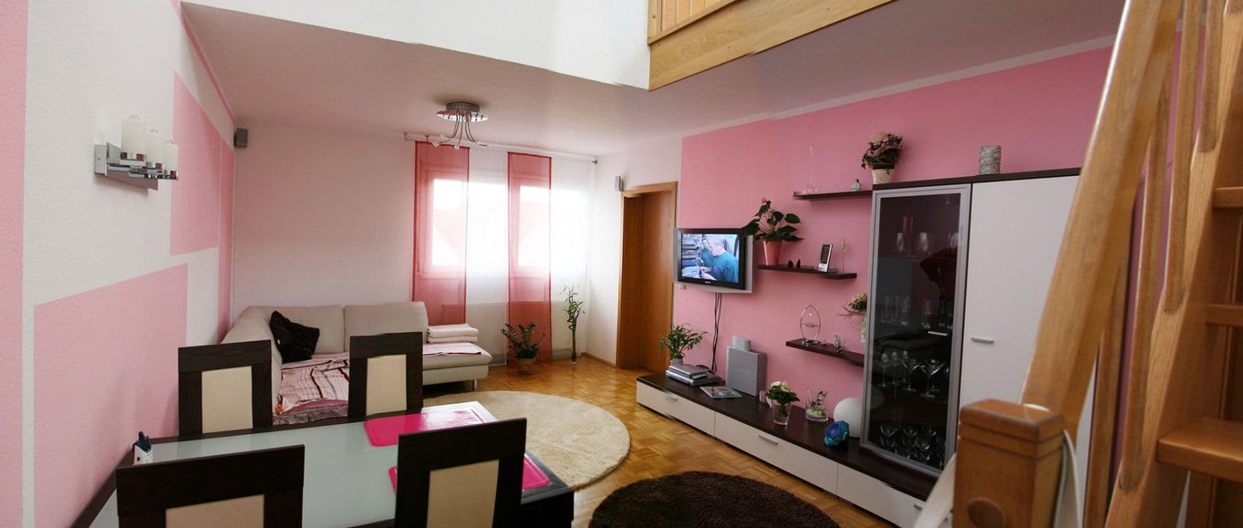 Pronájem bytu 3+1 73 m², Hauptstraße 31, Burladingen, Bádensko-Württembersko Pronájem bytu 3+1 73 m², Hauptstraße 31, Burladingen, Bádensko-Württembersko