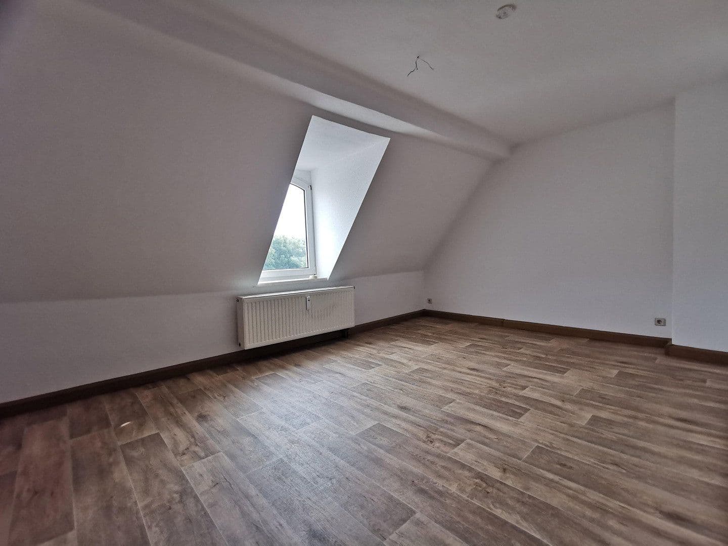 Pronájem bytu 2+1 51 m², Teuchern, Sasko-Anhaltsko Pronájem bytu 2+1 51 m², Teuchern, Sasko-Anhaltsko