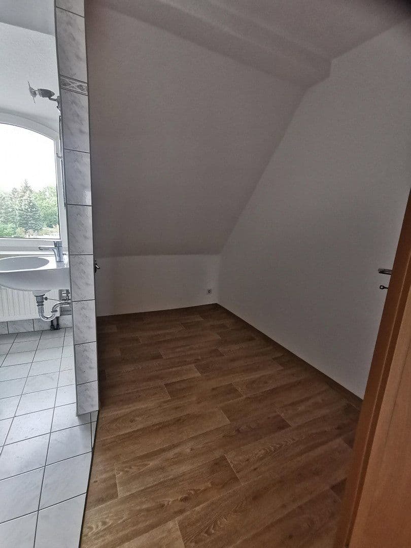 Pronájem bytu 2+1 51 m², Teuchern, Sasko-Anhaltsko Pronájem bytu 2+1 51 m², Teuchern, Sasko-Anhaltsko