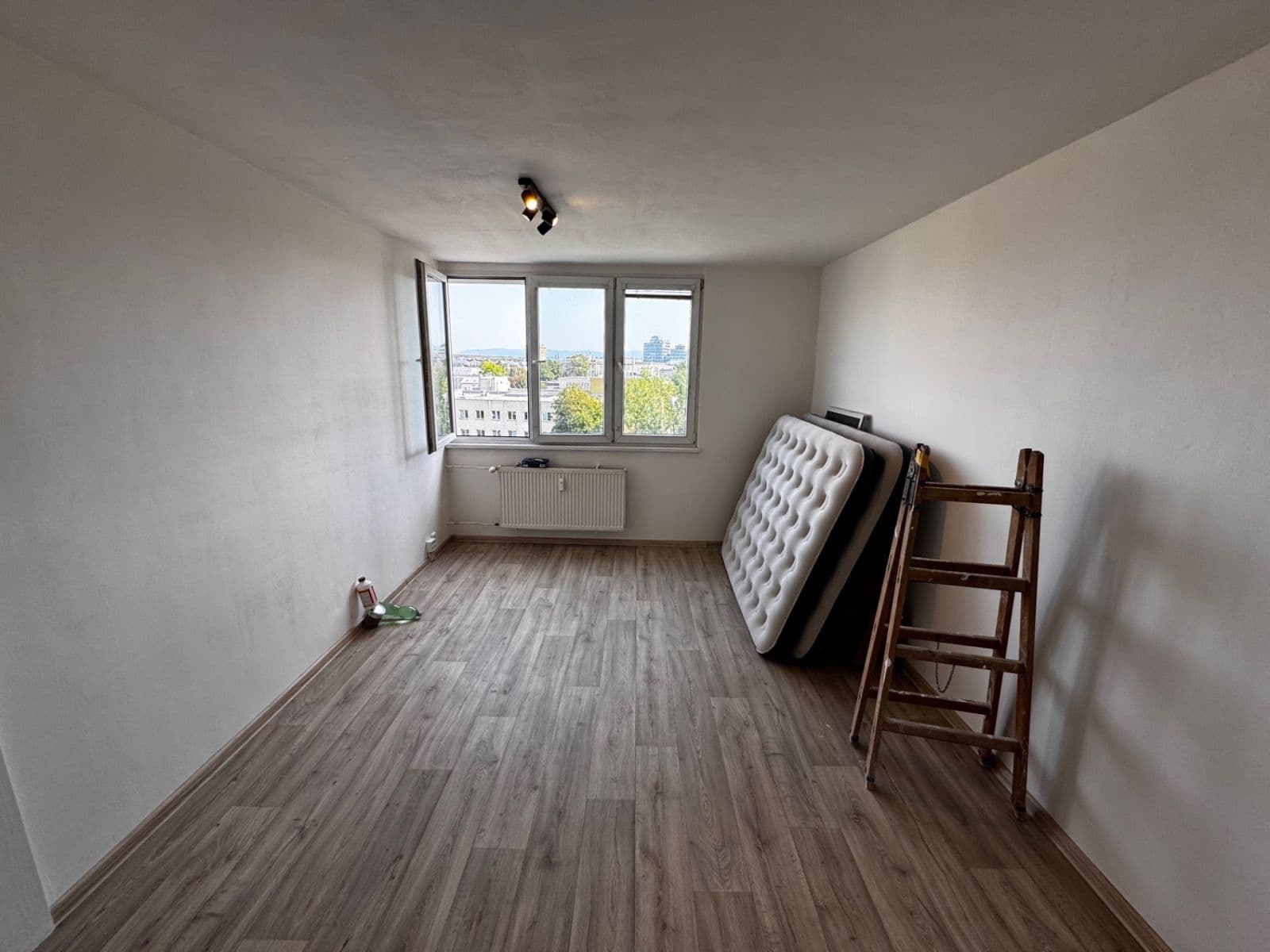 Pronájem bytu 1+1 55 m², Varenská, Ostrava, Moravskoslezský kraj Pronájem bytu 1+1 55 m², Varenská, Ostrava, Moravskoslezský kraj
