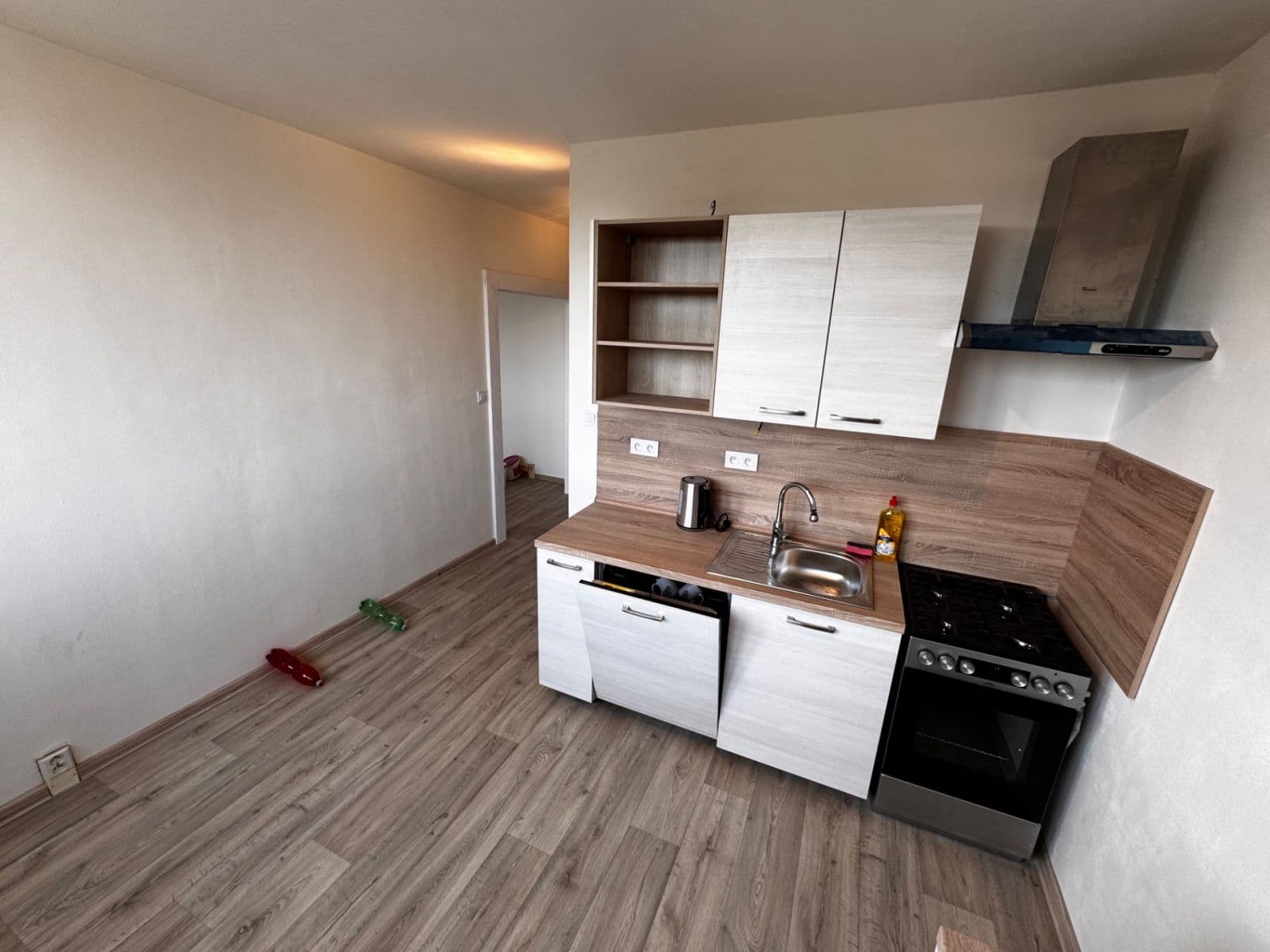 Pronájem bytu 1+1 55 m², Varenská, Ostrava, Moravskoslezský kraj Pronájem bytu 1+1 55 m², Varenská, Ostrava, Moravskoslezský kraj