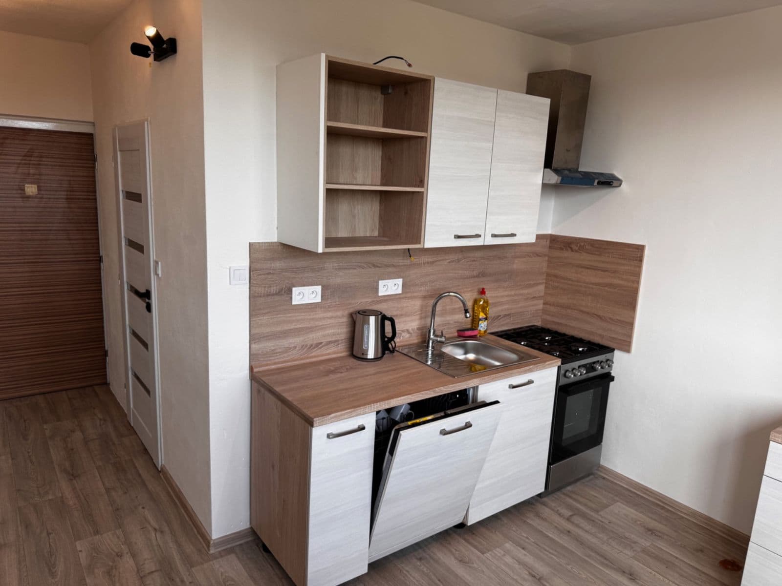 Pronájem bytu 1+1 55 m², Varenská, Ostrava, Moravskoslezský kraj Pronájem bytu 1+1 55 m², Varenská, Ostrava, Moravskoslezský kraj