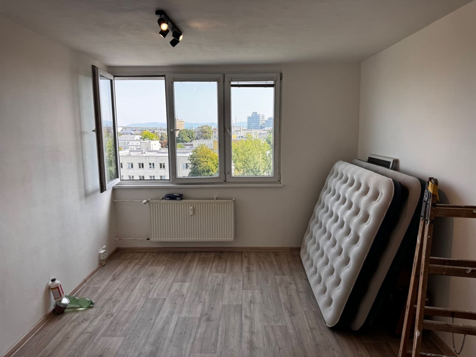 Pronájem bytu 1+1 55 m², Varenská, Ostrava, Moravskoslezský kraj Pronájem bytu 1+1 55 m², Varenská, Ostrava, Moravskoslezský kraj