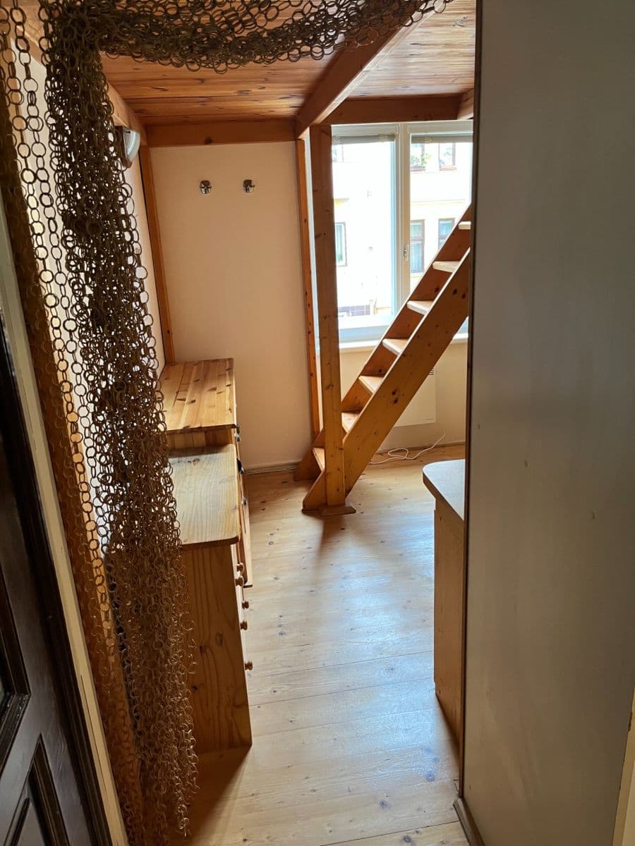 Pronájem bytu 2+kk 40 m², U Santošky, Praha, Praha Pronájem bytu 2+kk 40 m², U Santošky, Praha, Praha