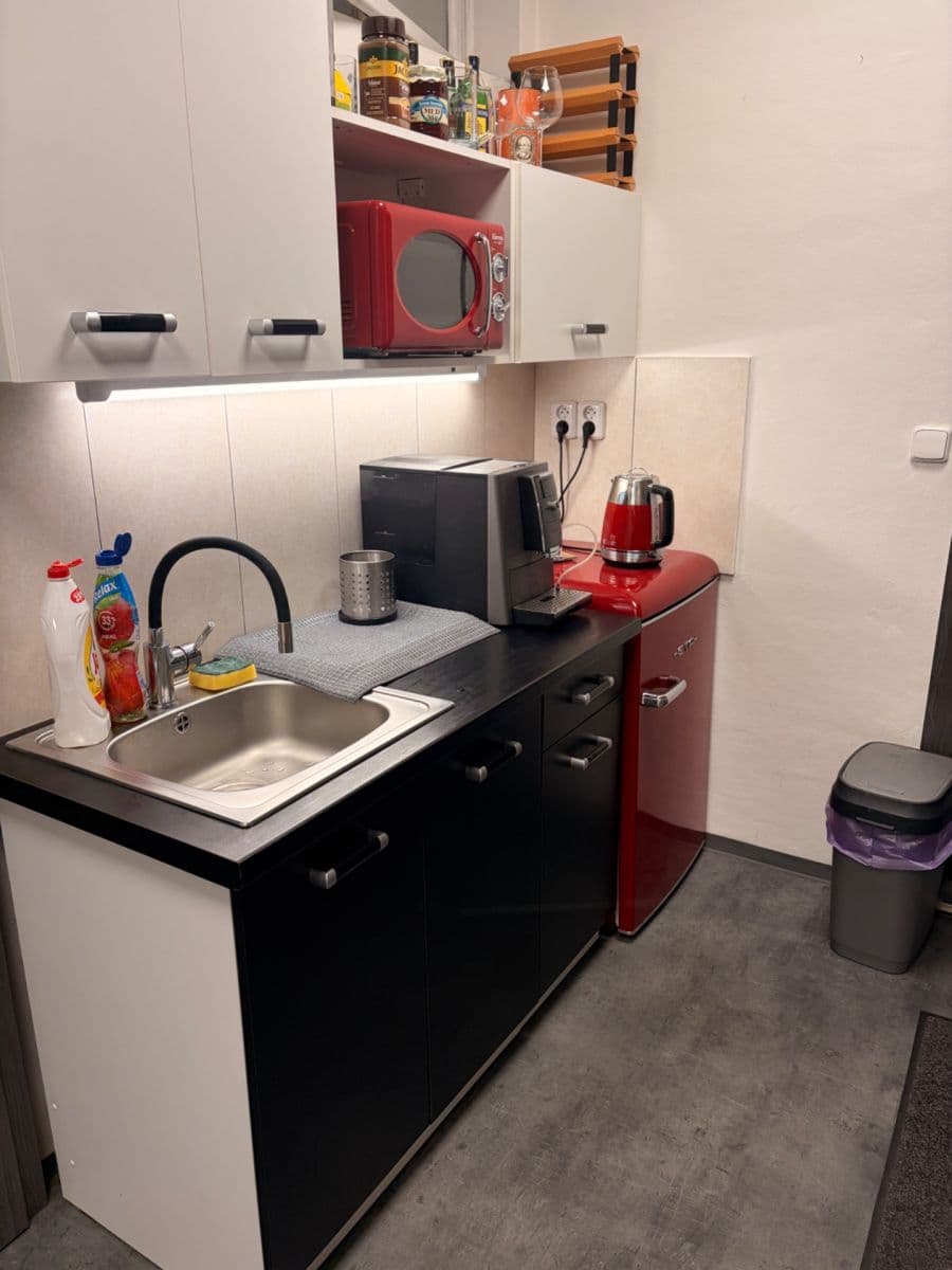 Pronájem bytu 1+kk 20 m², Na Folimance, Praha, Praha Pronájem bytu 1+kk 20 m², Na Folimance, Praha, Praha