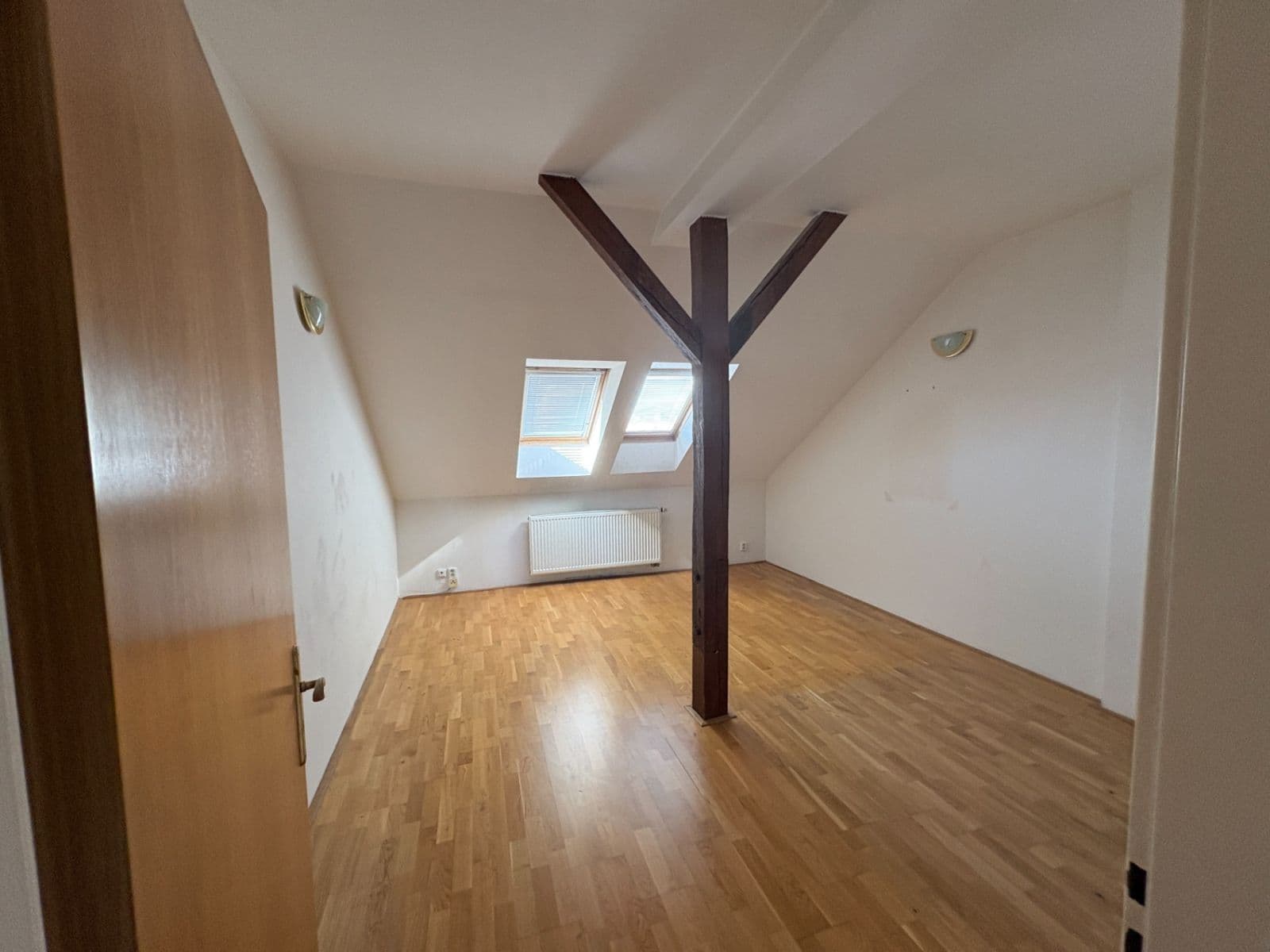 Pronájem bytu 5+1 200 m², Milešovská, Praha, Praha Pronájem bytu 5+1 200 m², Milešovská, Praha, Praha