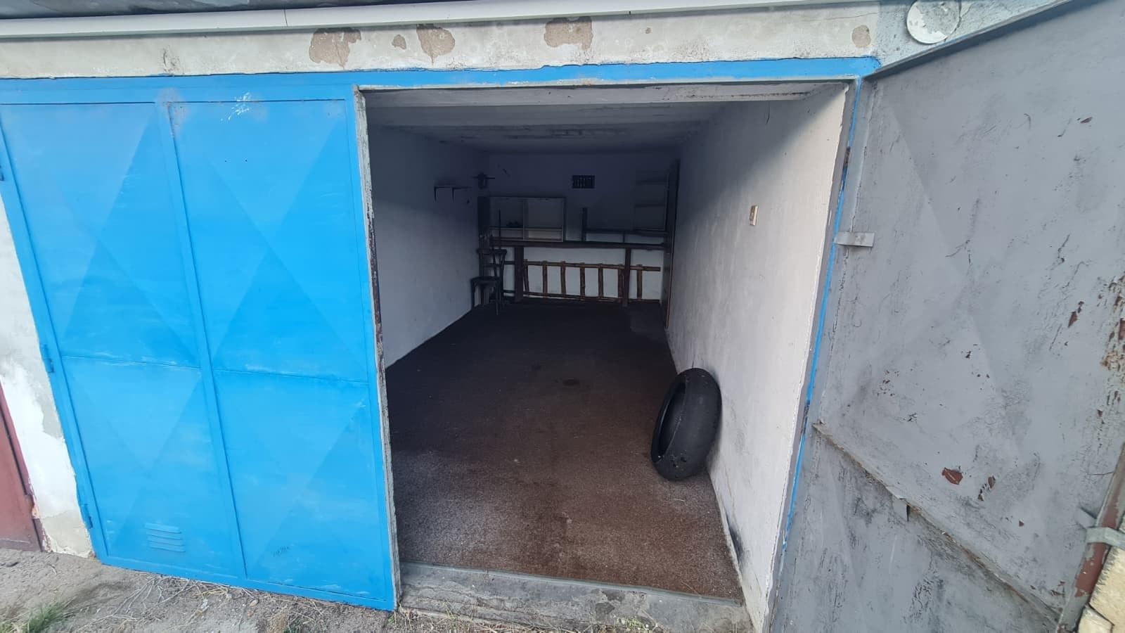 Pronájem garáže 18 m², Hradec Králové, Královéhradecký kraj Pronájem garáže 18 m², Hradec Králové, Královéhradecký kraj