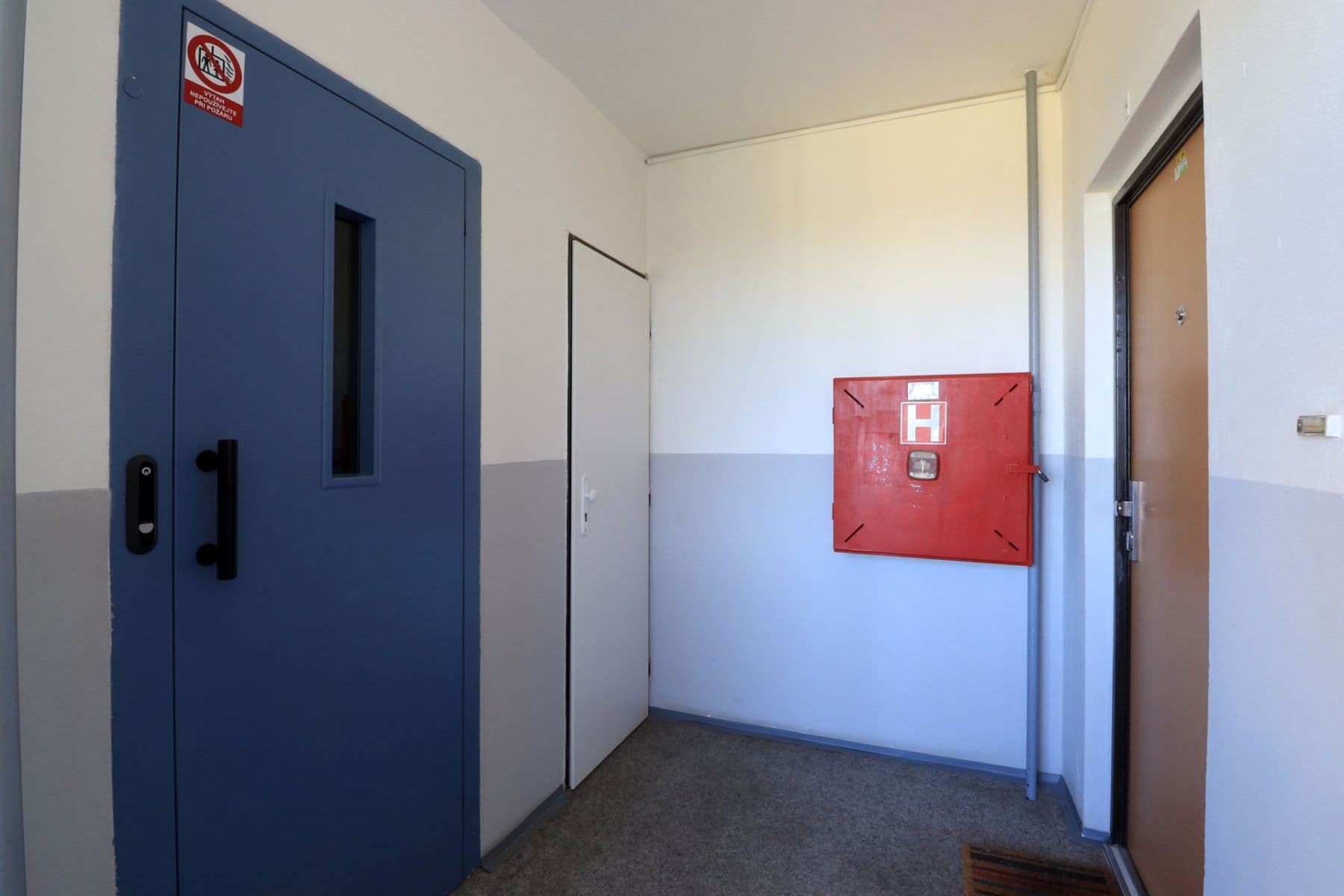 Pronájem bytu 3+1 68 m², Jerevanská, Kladno, Středočeský kraj Pronájem bytu 3+1 68 m², Jerevanská, Kladno, Středočeský kraj