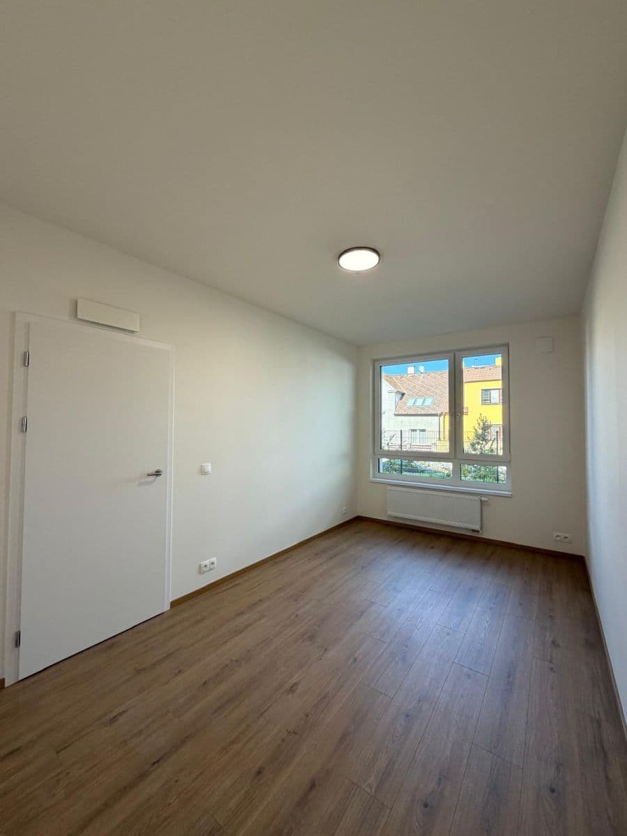Pronájem bytu 2+kk 48 m², Ke stadionu, Kladno, Středočeský kraj Pronájem bytu 2+kk 48 m², Ke stadionu, Kladno, Středočeský kraj