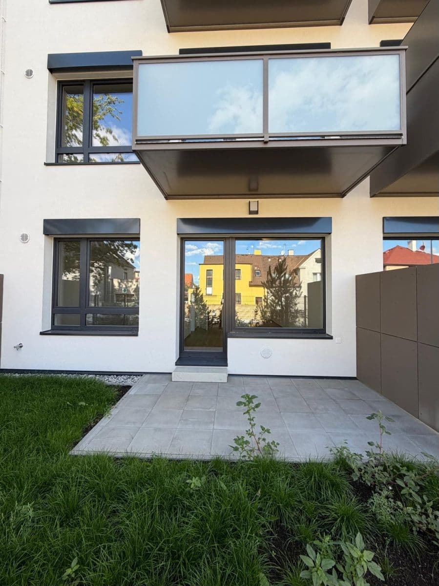 Pronájem bytu 2+kk 48 m², Ke stadionu, Kladno, Středočeský kraj Pronájem bytu 2+kk 48 m², Ke stadionu, Kladno, Středočeský kraj