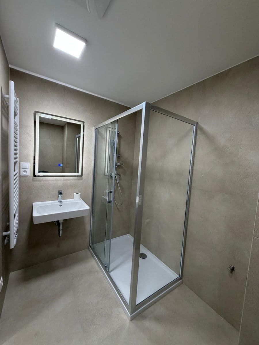 Pronájem bytu 2+kk 48 m², Ke stadionu, Kladno, Středočeský kraj Pronájem bytu 2+kk 48 m², Ke stadionu, Kladno, Středočeský kraj
