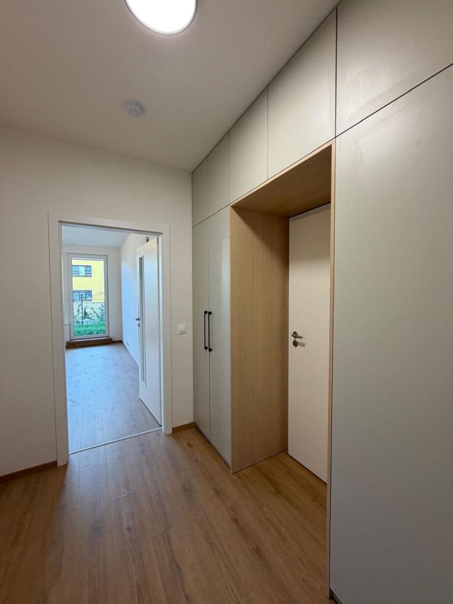 Pronájem bytu 2+kk 48 m², Ke stadionu, Kladno, Středočeský kraj Pronájem bytu 2+kk 48 m², Ke stadionu, Kladno, Středočeský kraj