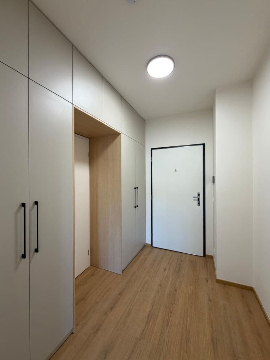 Pronájem bytu 2+kk 48 m², Ke stadionu, Kladno, Středočeský kraj Pronájem bytu 2+kk 48 m², Ke stadionu, Kladno, Středočeský kraj