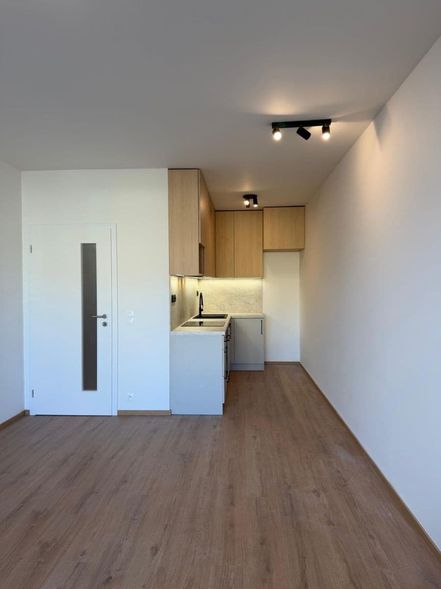 Pronájem bytu 2+kk 48 m², Ke stadionu, Kladno, Středočeský kraj Pronájem bytu 2+kk 48 m², Ke stadionu, Kladno, Středočeský kraj