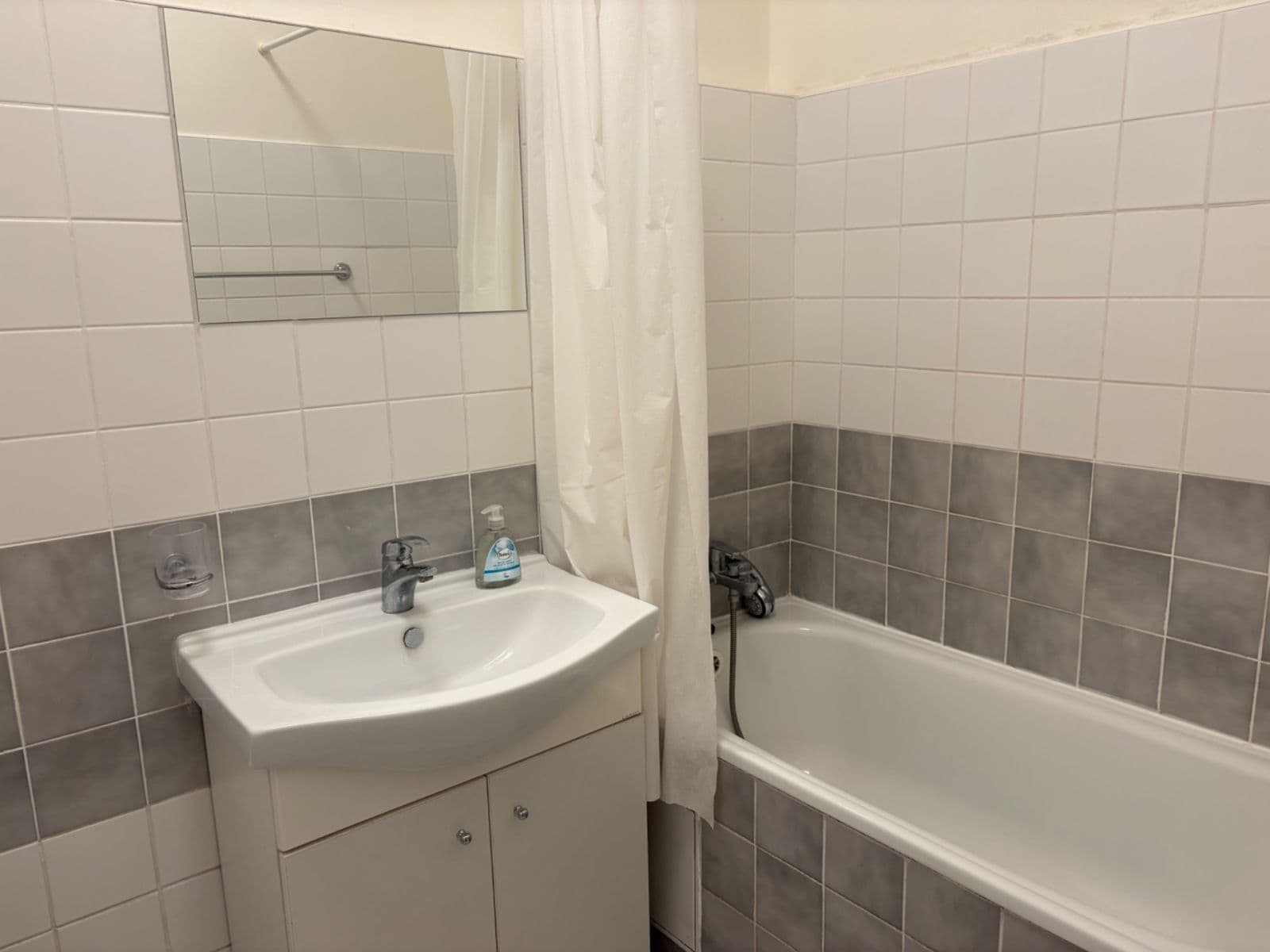 Pronájem bytu 2+kk 50 m², Veverkova, Praha, Praha Pronájem bytu 2+kk 50 m², Veverkova, Praha, Praha