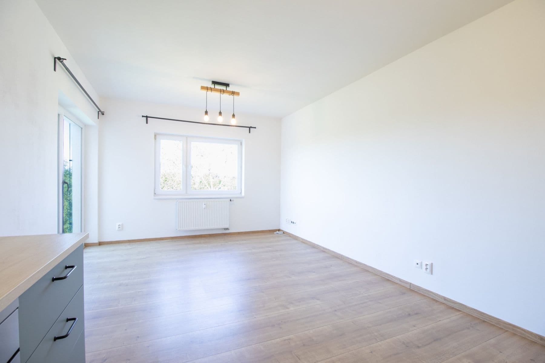 Pronájem bytu 2+kk 53 m², Armádní, Milovice, Středočeský kraj Pronájem bytu 2+kk 53 m², Armádní, Milovice, Středočeský kraj