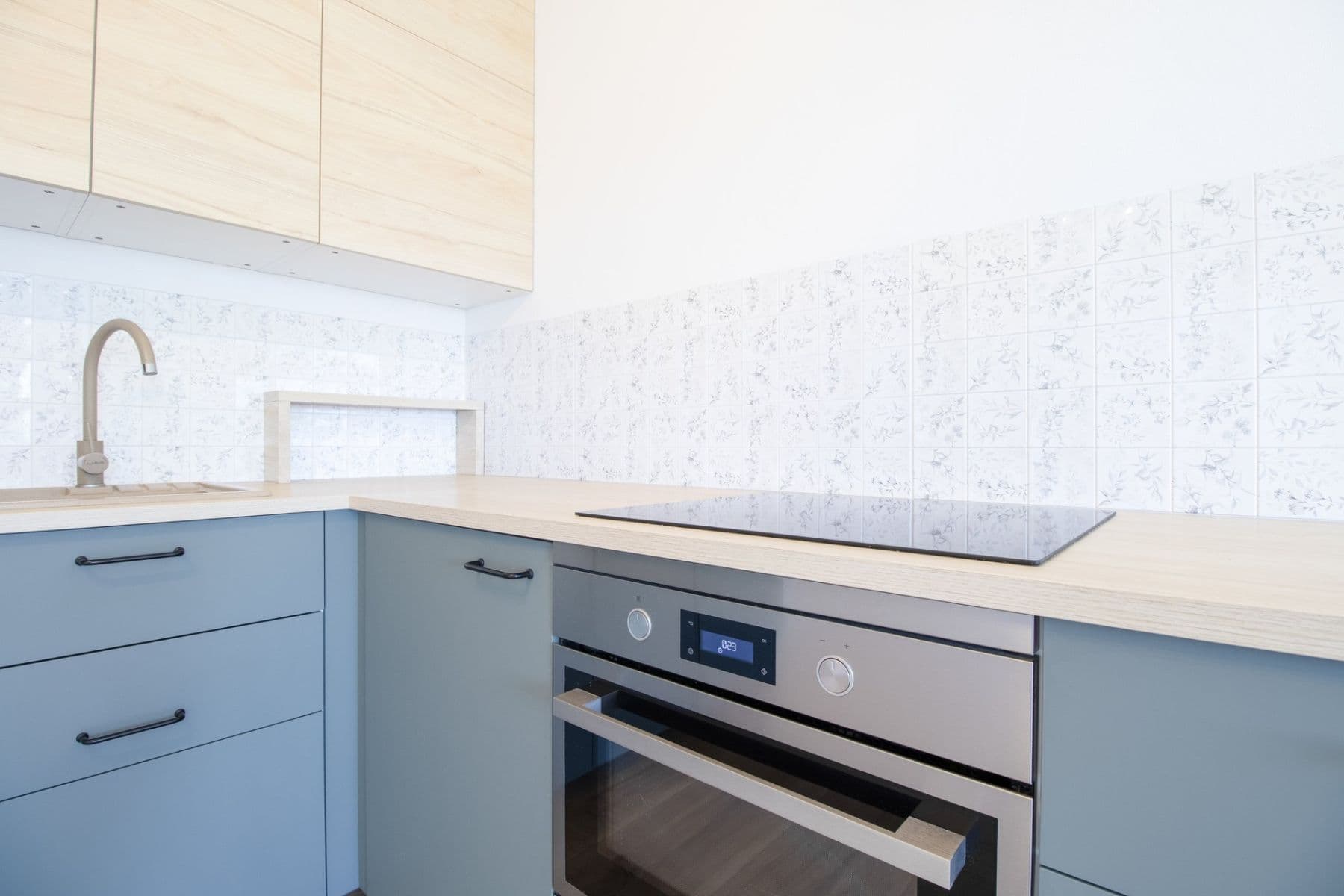 Pronájem bytu 2+kk 53 m², Armádní, Milovice, Středočeský kraj Pronájem bytu 2+kk 53 m², Armádní, Milovice, Středočeský kraj