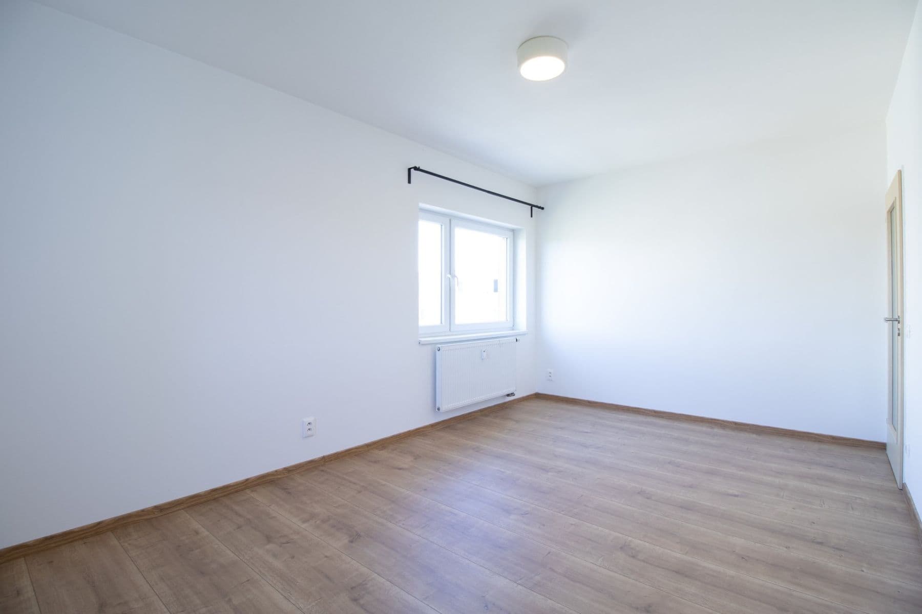 Pronájem bytu 2+kk 53 m², Armádní, Milovice, Středočeský kraj Pronájem bytu 2+kk 53 m², Armádní, Milovice, Středočeský kraj
