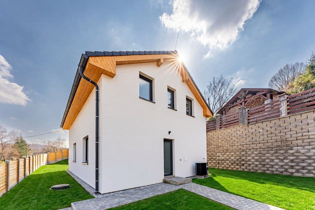 Prodej domu 132 m², pozemek 512 m², Hlavní, Chrustenice, Středočeský kraj Prodej domu 132 m², pozemek 512 m², Hlavní, Chrustenice, Středočeský kraj