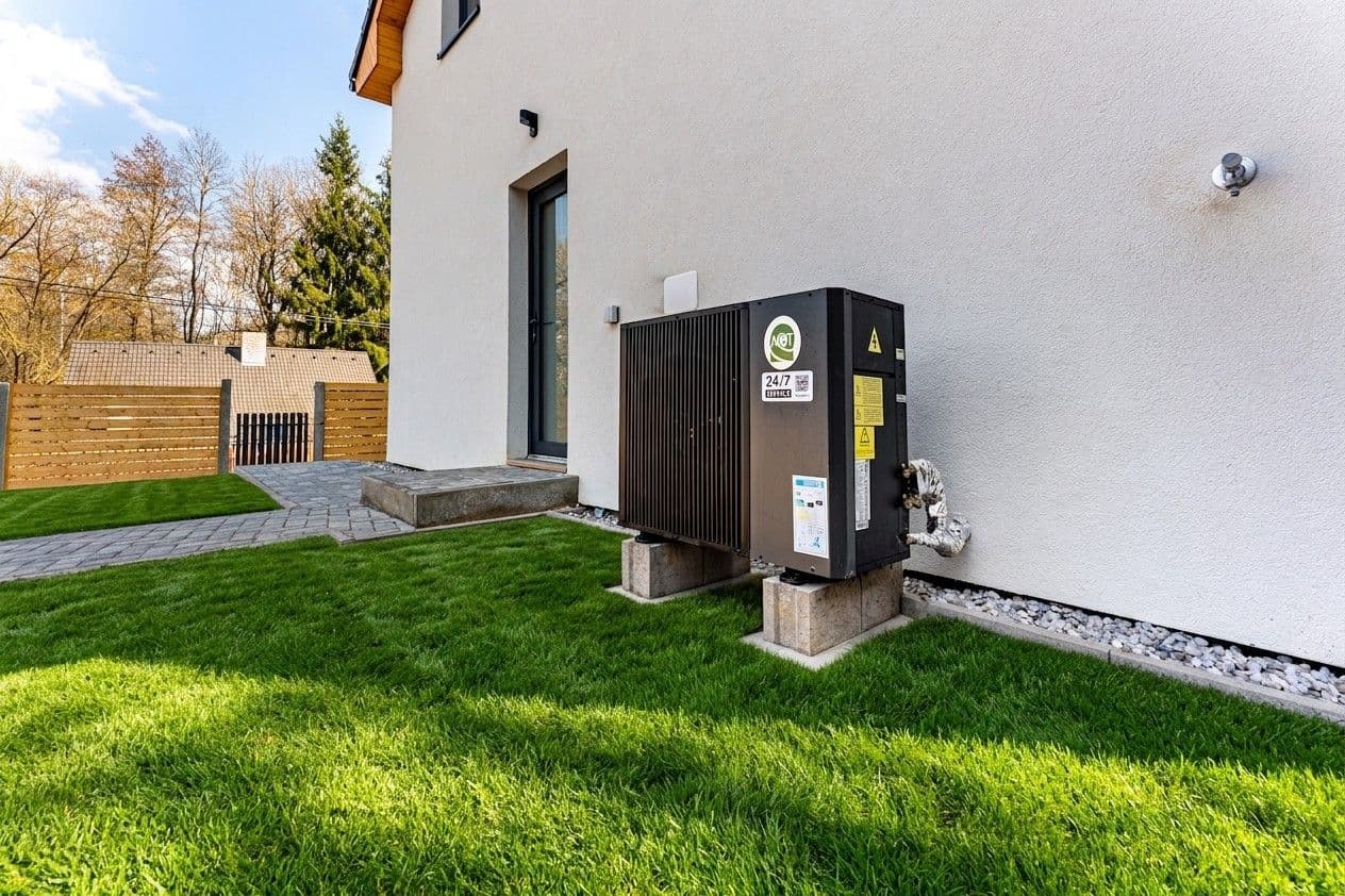 Prodej domu 132 m², pozemek 512 m², Hlavní, Chrustenice, Středočeský kraj Prodej domu 132 m², pozemek 512 m², Hlavní, Chrustenice, Středočeský kraj