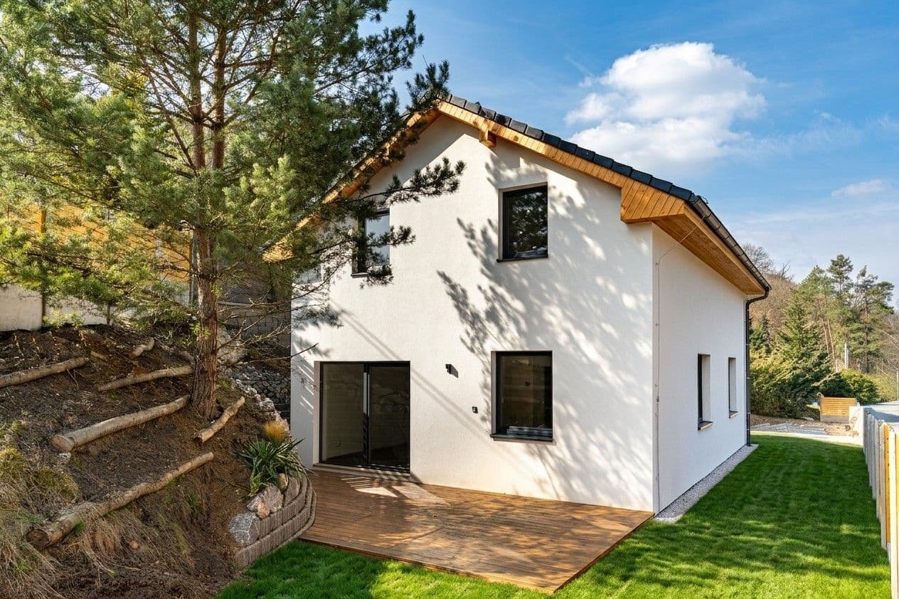 Prodej domu 132 m², pozemek 512 m², Hlavní, Chrustenice, Středočeský kraj Prodej domu 132 m², pozemek 512 m², Hlavní, Chrustenice, Středočeský kraj