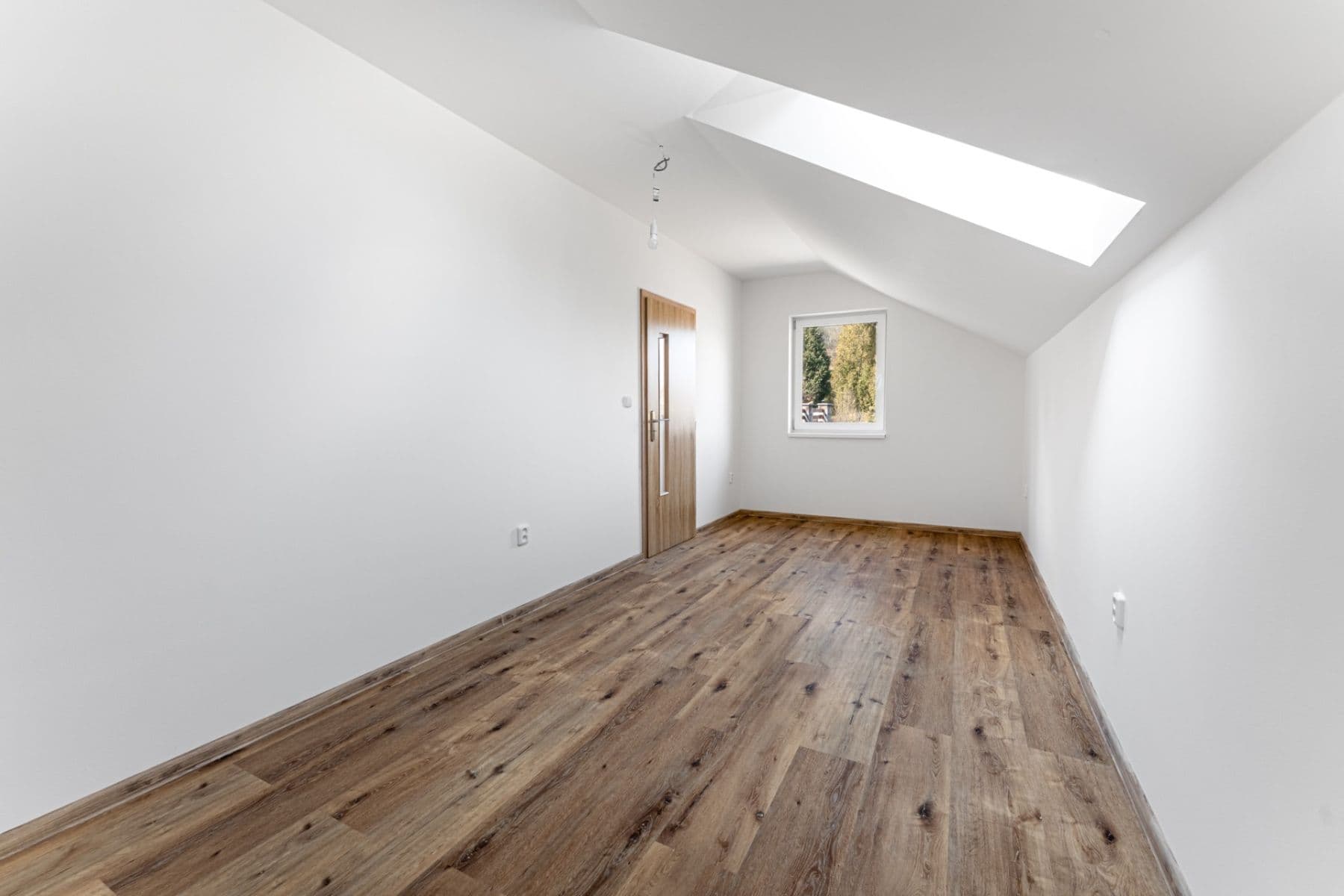 Prodej domu 132 m², pozemek 512 m², Hlavní, Chrustenice, Středočeský kraj Prodej domu 132 m², pozemek 512 m², Hlavní, Chrustenice, Středočeský kraj