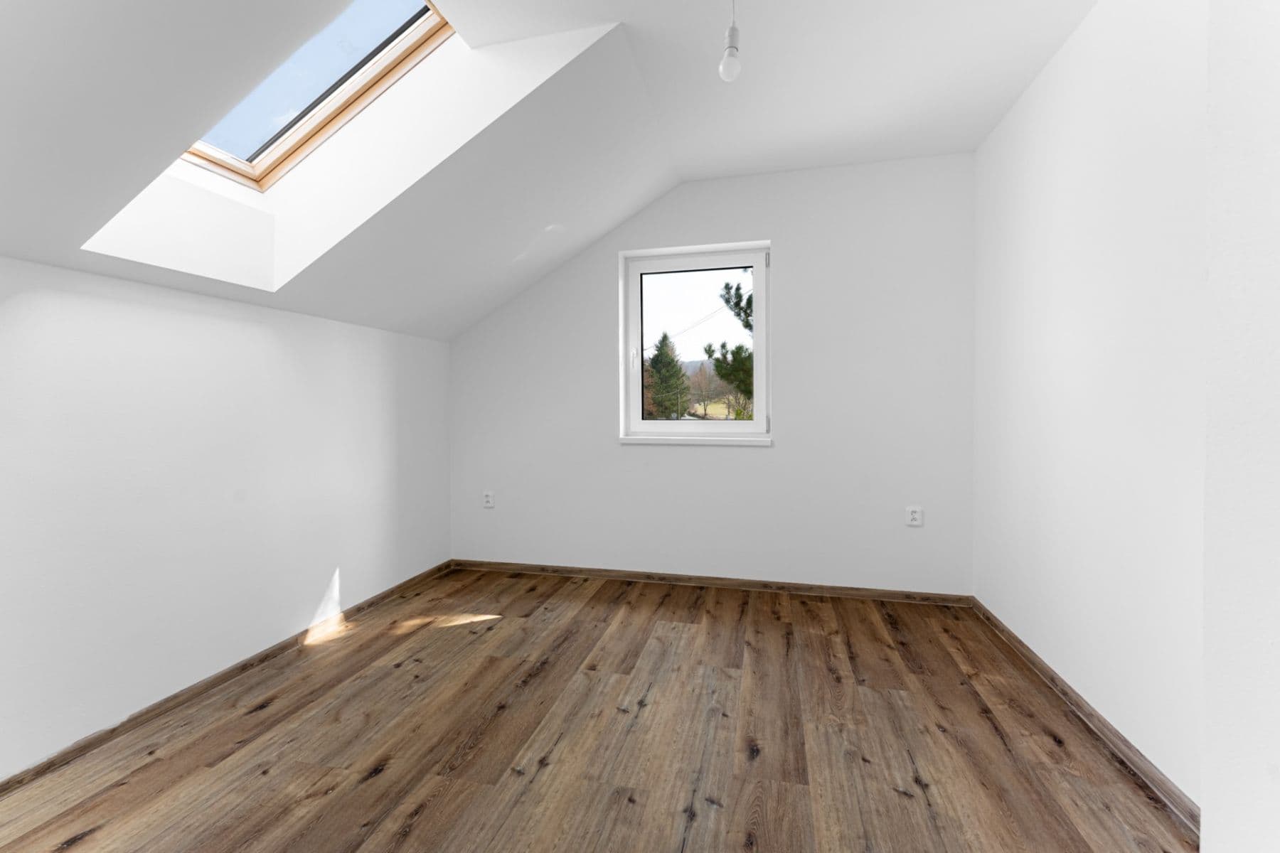 Prodej domu 132 m², pozemek 512 m², Hlavní, Chrustenice, Středočeský kraj Prodej domu 132 m², pozemek 512 m², Hlavní, Chrustenice, Středočeský kraj