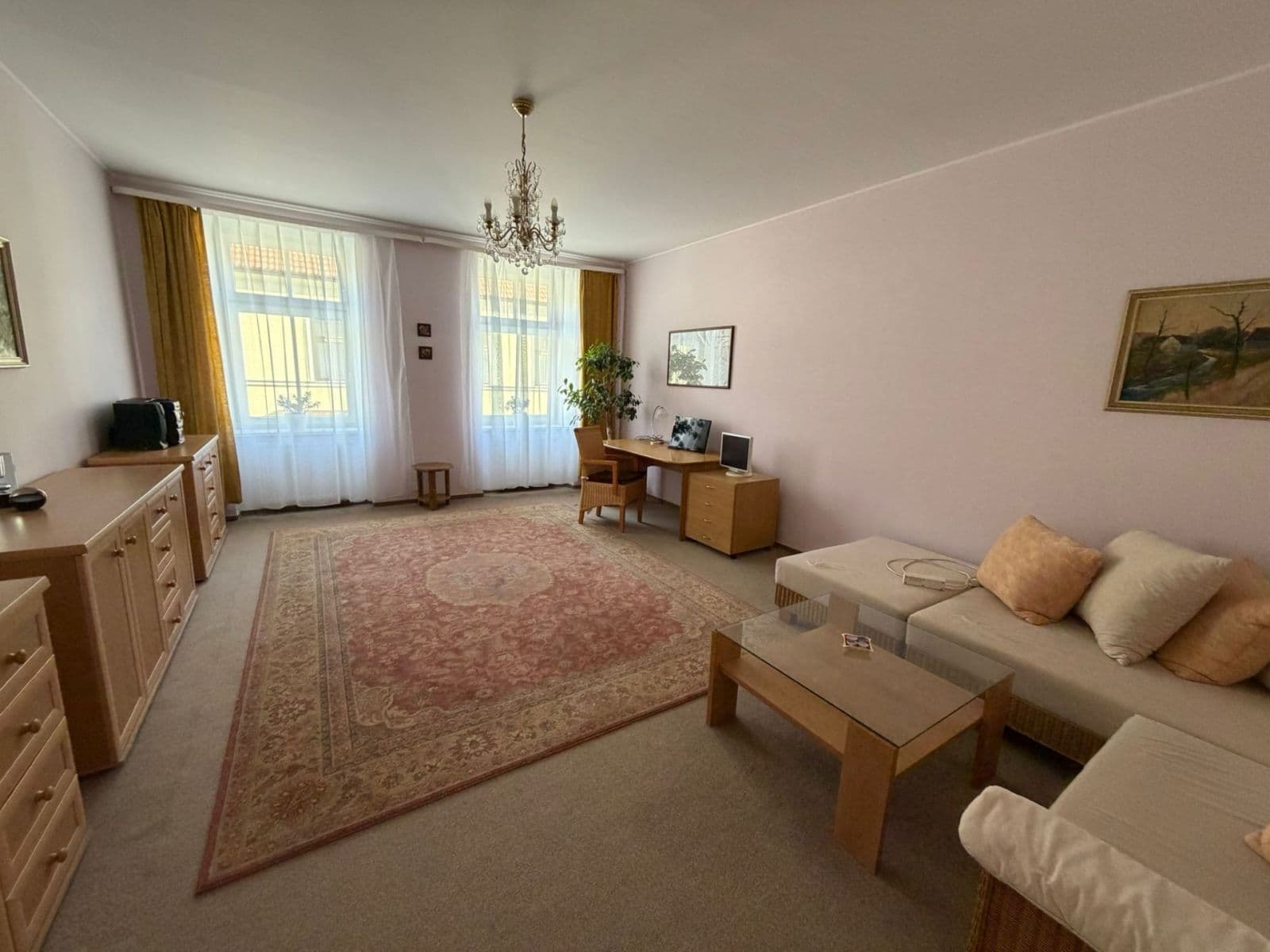 Pronájem bytu 2+1 80 m², Revoluční, Chomutov, Ústecký kraj Pronájem bytu 2+1 80 m², Revoluční, Chomutov, Ústecký kraj