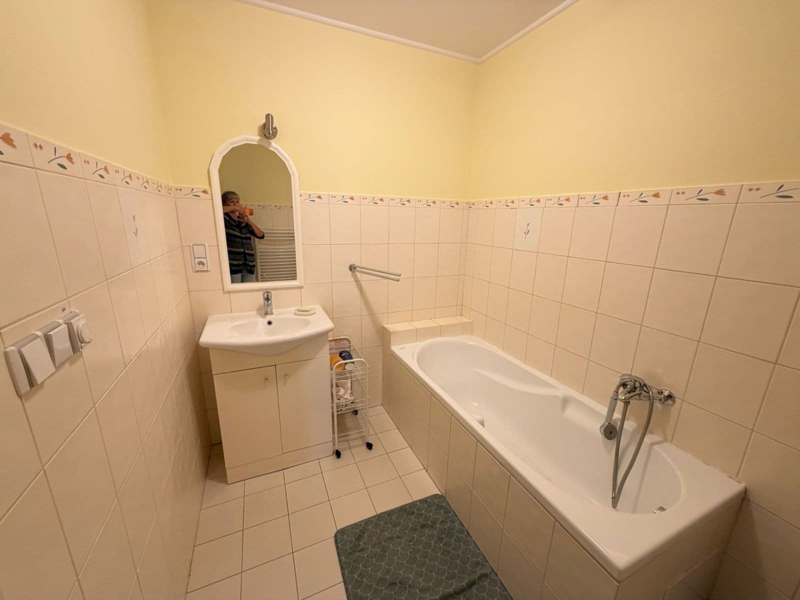 Pronájem bytu 2+1 80 m², Revoluční, Chomutov, Ústecký kraj Pronájem bytu 2+1 80 m², Revoluční, Chomutov, Ústecký kraj