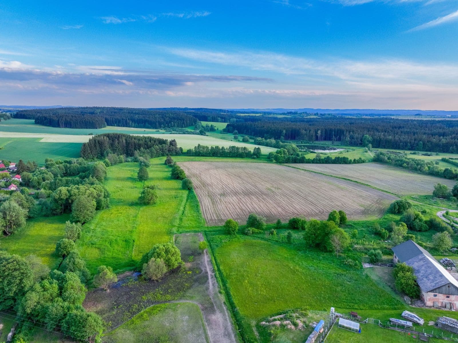 Prodej pozemku 1.425 m², Lhotka, Kraj Vysočina Prodej pozemku 1.425 m², Lhotka, Kraj Vysočina