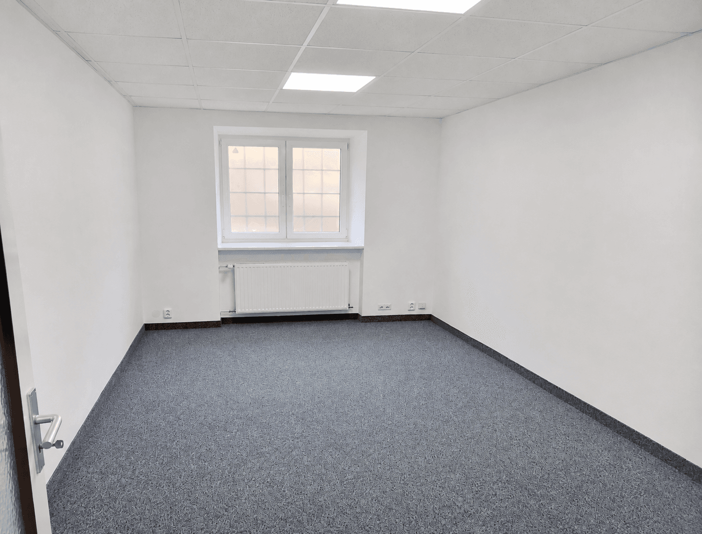 Pronájem kanceláře 92 m², Zdařilá, Praha, Praha Pronájem kanceláře 92 m², Zdařilá, Praha, Praha