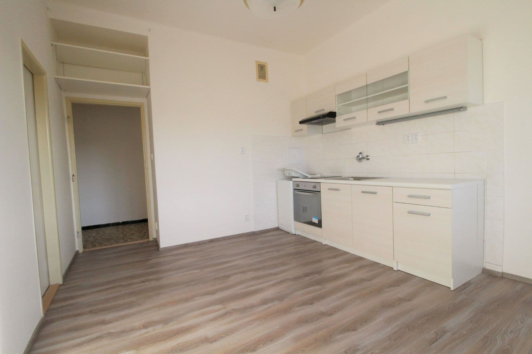 Pronájem bytu 1+1 43 m², náměstí 14. října, Praha, Praha Pronájem bytu 1+1 43 m², náměstí 14. října, Praha, Praha