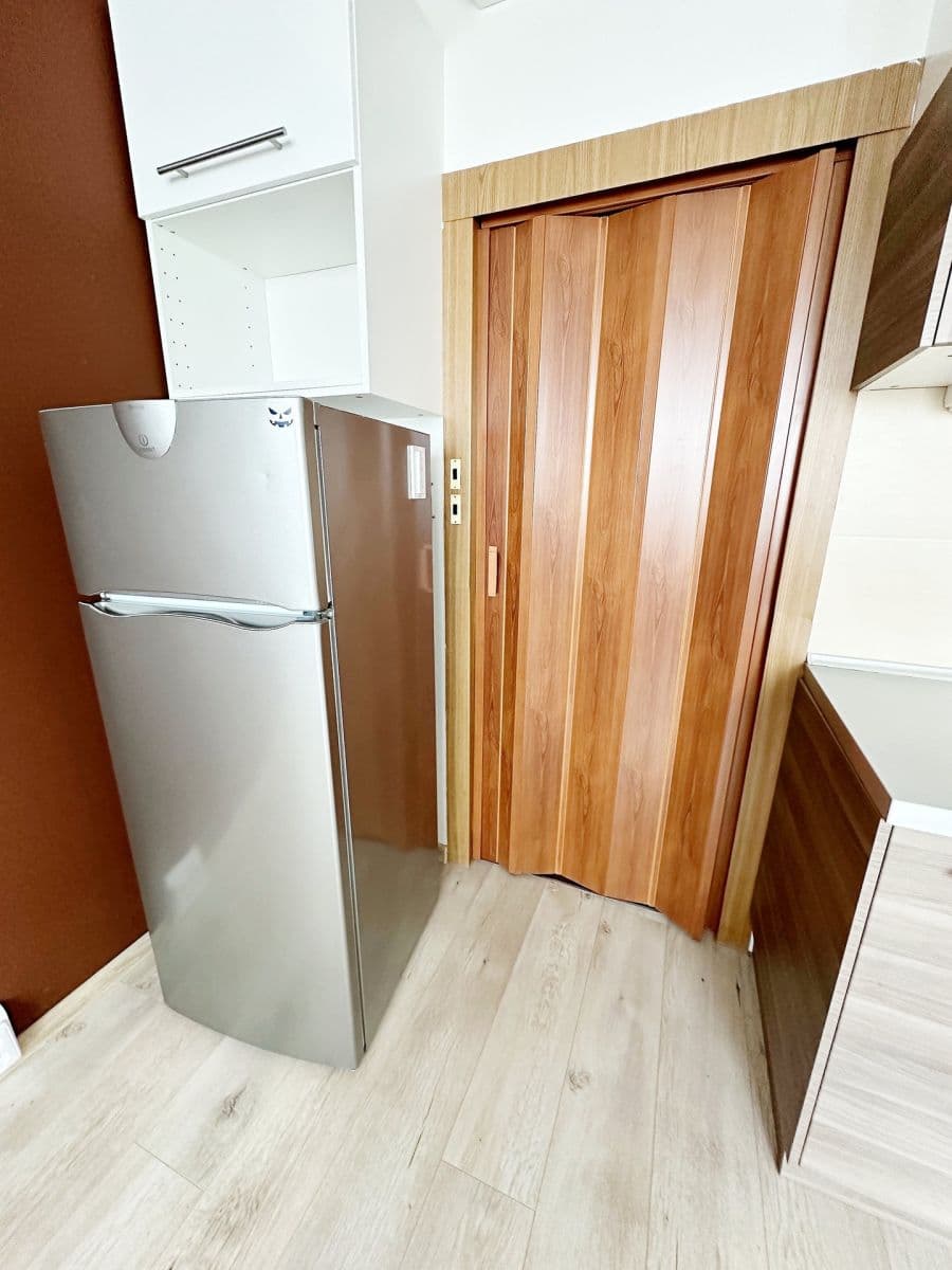 Pronájem bytu 2+kk 49 m², náměstí Osvoboditelů, Praha, Praha Pronájem bytu 2+kk 49 m², náměstí Osvoboditelů, Praha, Praha
