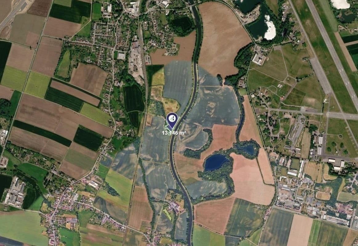 Prodej pozemku 3.359 m², Hradec Králové, Královéhradecký kraj Prodej pozemku 3.359 m², Hradec Králové, Královéhradecký kraj