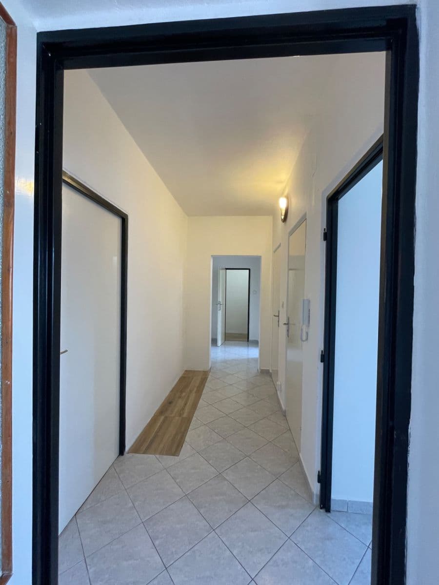 Prodej bytu 3+1 70 m², Vrchlického, Kladno, Středočeský kraj Prodej bytu 3+1 70 m², Vrchlického, Kladno, Středočeský kraj