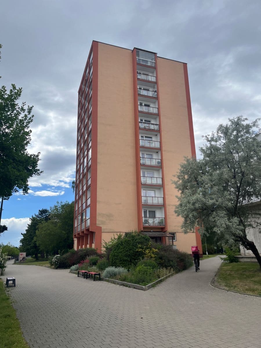 Prodej bytu 3+1 70 m², Vrchlického, Kladno, Středočeský kraj Prodej bytu 3+1 70 m², Vrchlického, Kladno, Středočeský kraj