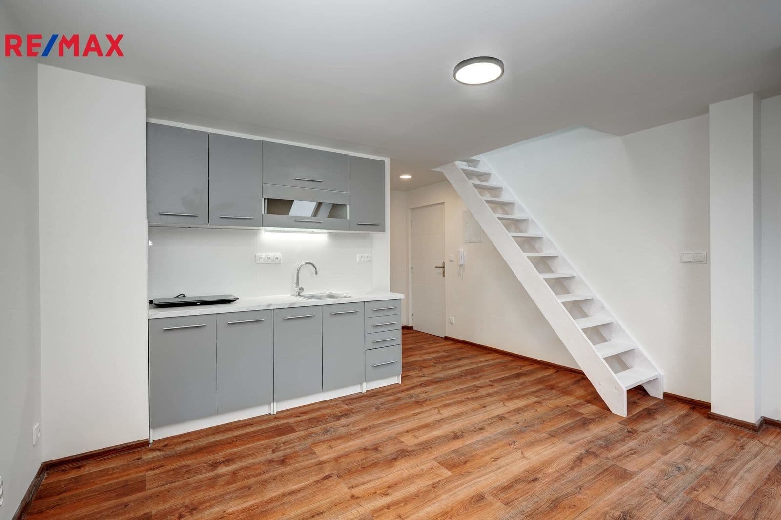 Pronájem bytu 2+kk 34 m², Viniční, Brno, Jihomoravský kraj Pronájem bytu 2+kk 34 m², Viniční, Brno, Jihomoravský kraj