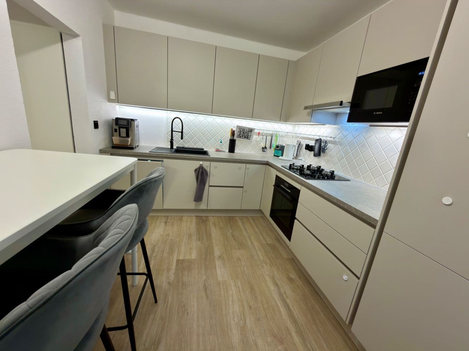 Prodej bytu 3+1 70 m², Eisnerova, Devínska Nová Ves, Bratislavský kraj Prodej bytu 3+1 70 m², Eisnerova, Devínska Nová Ves, Bratislavský kraj