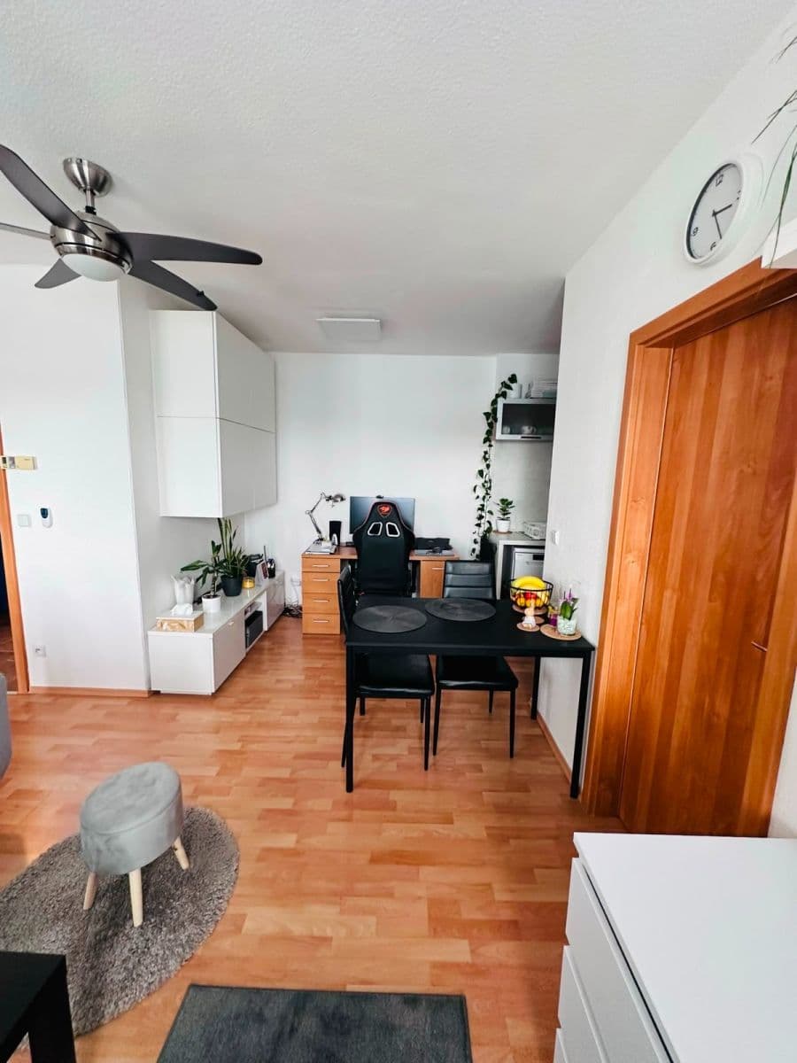 Pronájem bytu 2+kk 46 m², Vomáčkova, Brno, Jihomoravský kraj Pronájem bytu 2+kk 46 m², Vomáčkova, Brno, Jihomoravský kraj