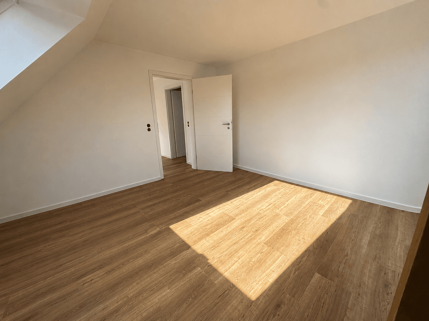 Pronájem bytu 4+1 110 m², Glauchau, Sasko Pronájem bytu 4+1 110 m², Glauchau, Sasko
